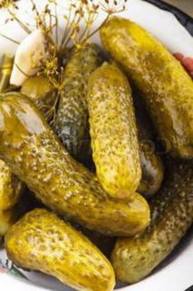 Мы солим хрустящие огурцы в банках на зиму без уксуса: несколько секретов.