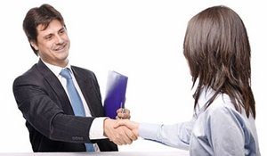 Как наладить отношения с начальником и коллегами на работе
