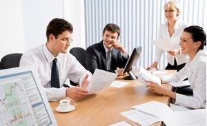 Как наладить отношения с начальником и коллегами на работе