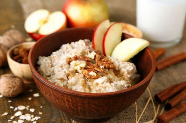 7 простых правил, почему нужно есть овсянку и как вкусно её приготовить