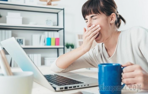 10 способов взбодриться без кофеина, чтобы не уснуть на работе