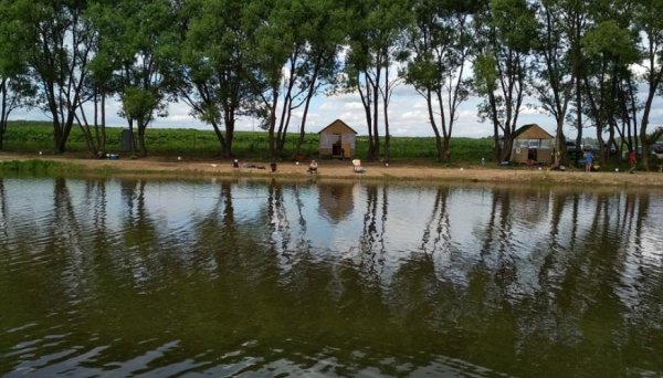 Платная рыбалка в Петровском.