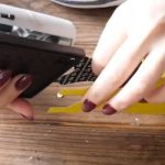 Как упаковать и оформить подарок на 8 марта своими руками, 47 идей с фото