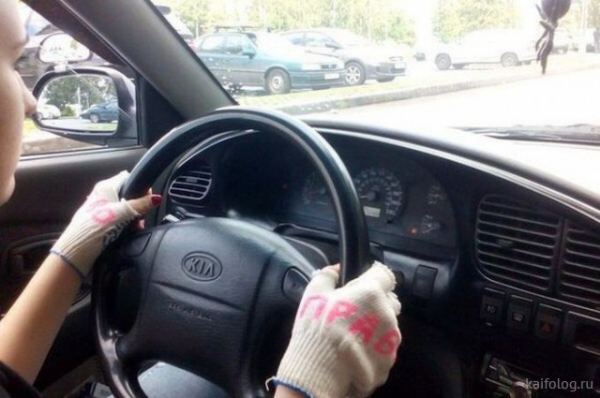 Девушки и авто (35 картинок)