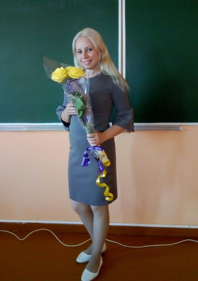Стройные и симпатичные учительницы (15 фото)