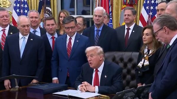 tramp ostanovil rekordnyj dnevnyj shatdaun v ssha e