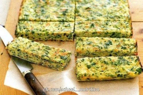 Диетический омлет с морковью и кабачком.